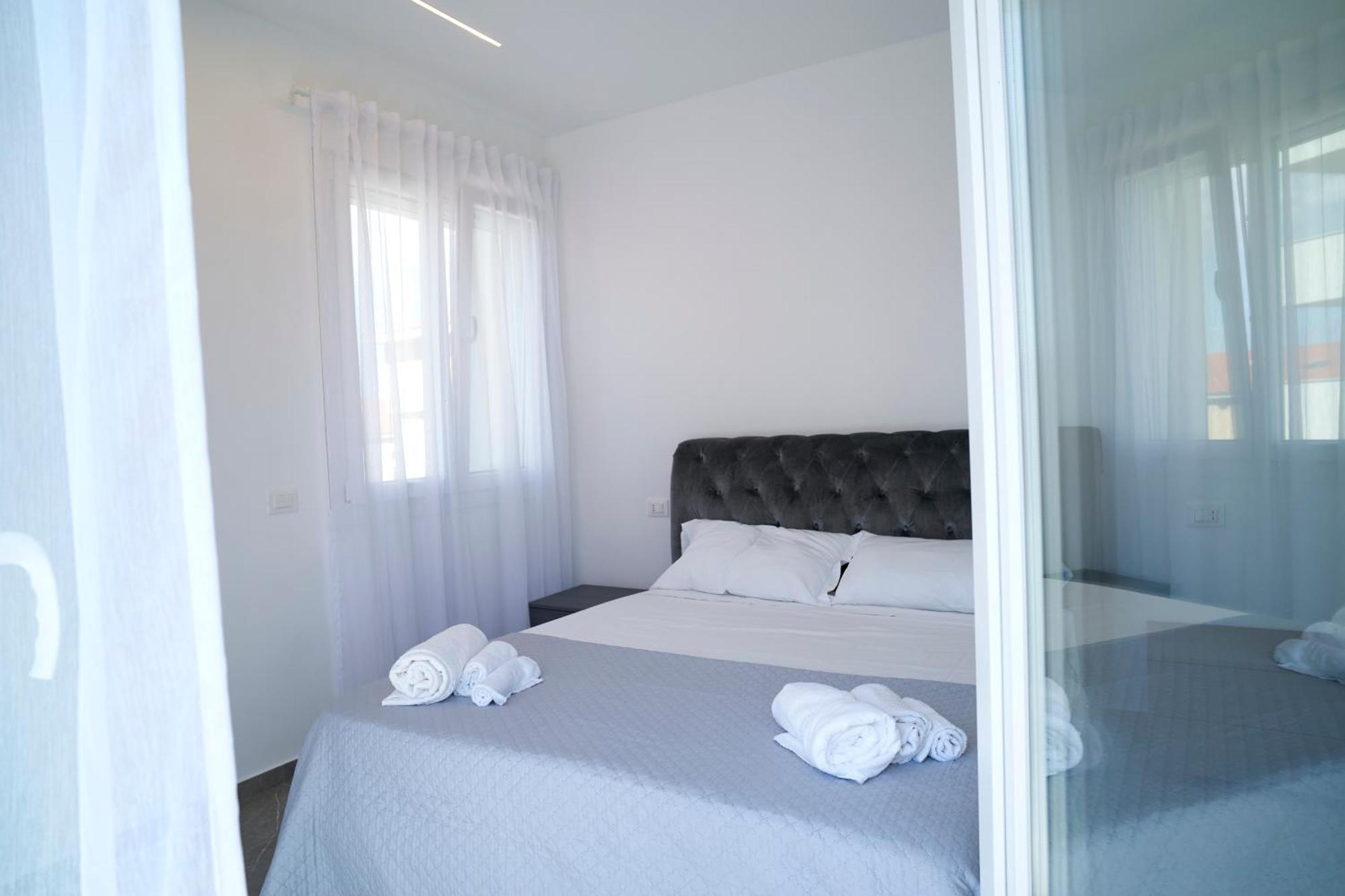 Villa Borghesi Suites Fronte Mare Rimini Exterior foto