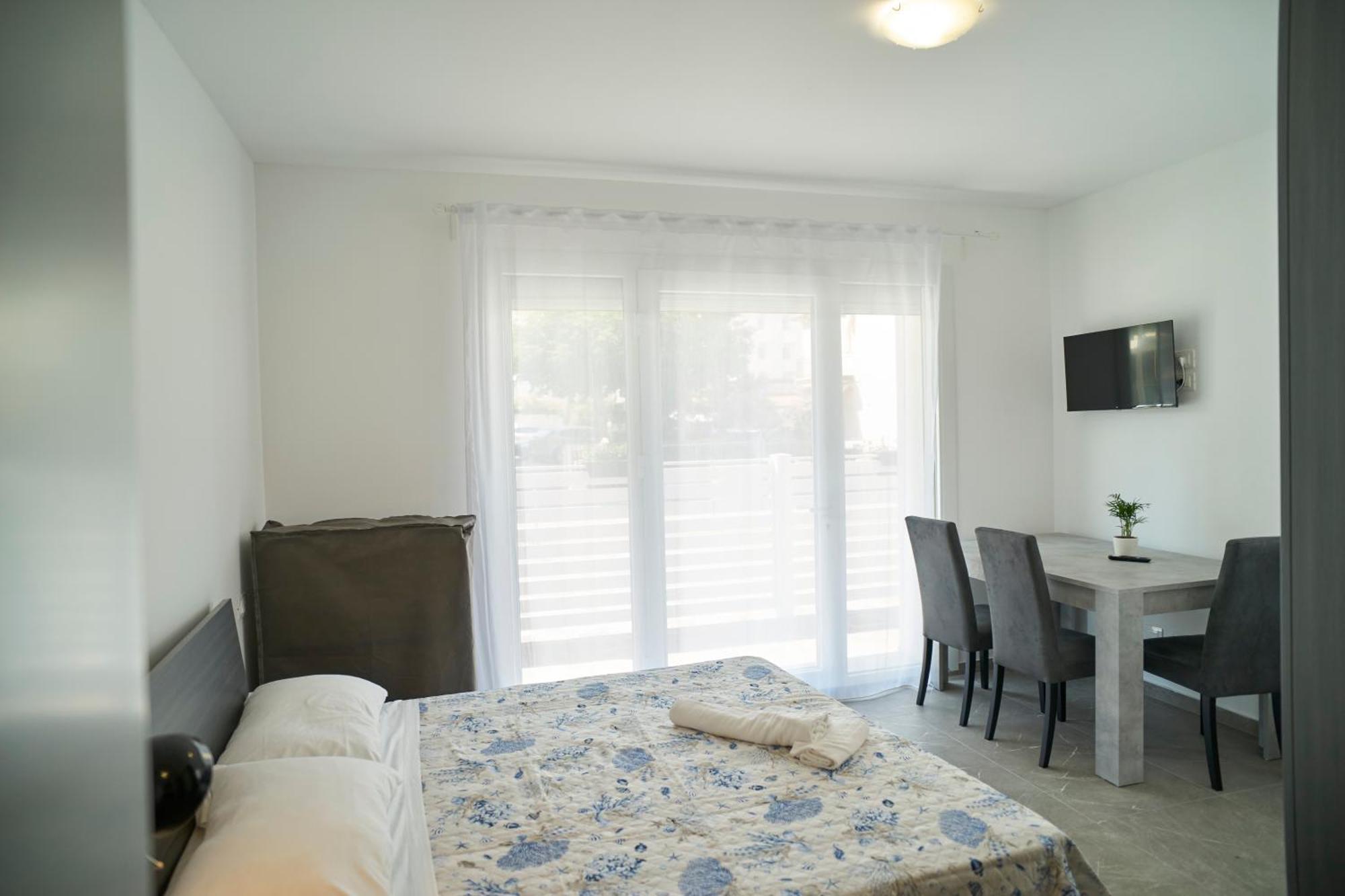 Villa Borghesi Suites Fronte Mare Rimini Exterior foto